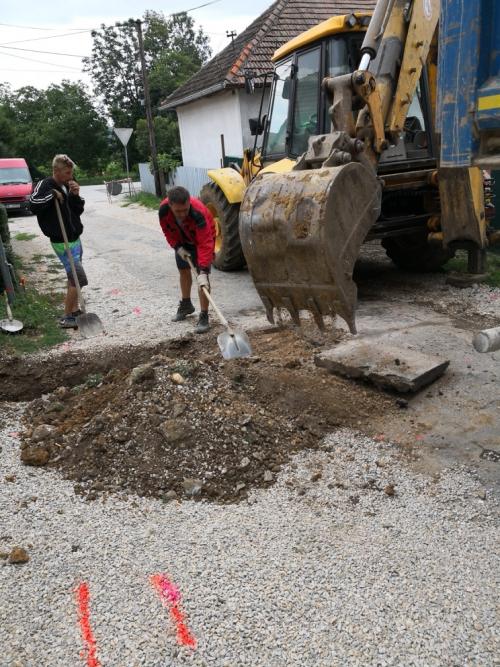 Kanalizačné odbočenie _ ulica Pri Prameni júl 2018